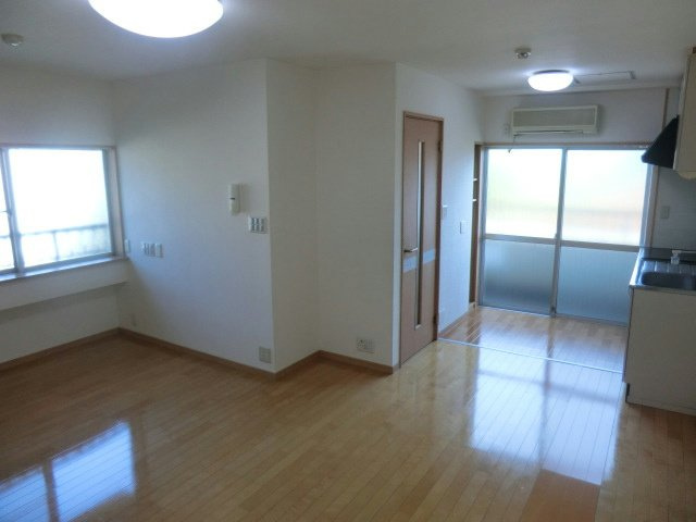 ストランドパレー灘の居間・リビング