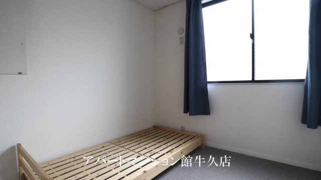 レオパレスウォーターレイⅡの居間・リビング