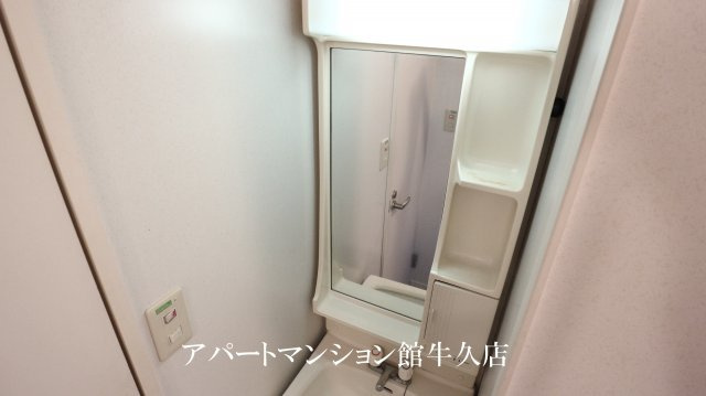 レオパレスウォーターレイⅡの独立洗面台