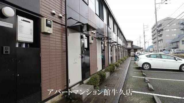 レオパレスウォーターレイⅡのエントランス