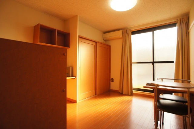 レオパレスHYTⅡの居間・リビング|日当たり良好♪