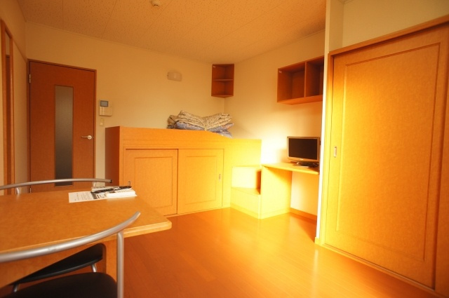 レオパレスHYTⅡの居間・リビング