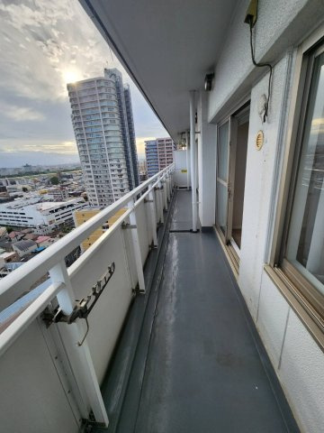 リプレ川口一番街１号棟のバルコニー|洗濯する場所です