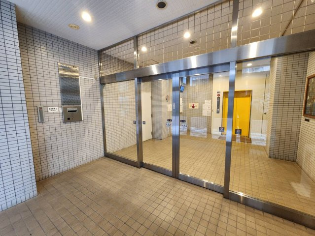 リプレ川口一番街１号棟のその他共用部分|オートロック（2階メイン入口部分）