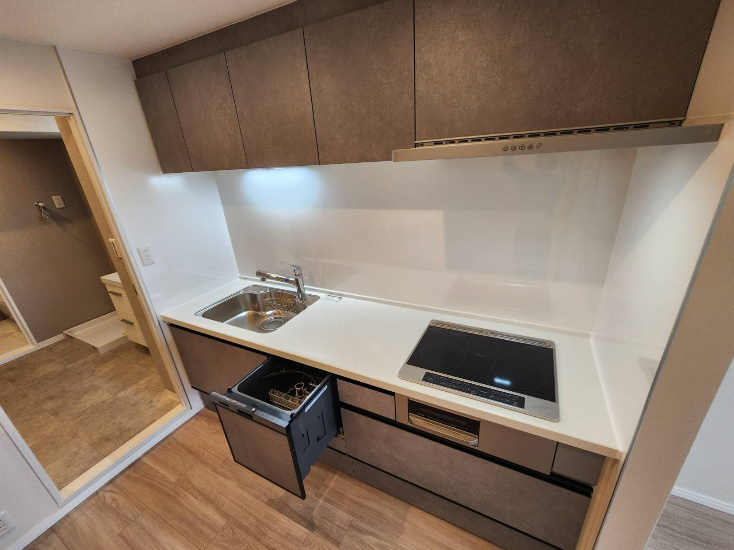 リプレ川口一番街１号棟のキッチン|食洗器付きのシステムキッチン