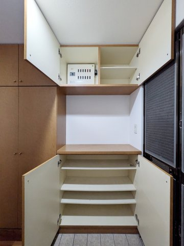 夙川グランドハイツの収納|下駄箱です