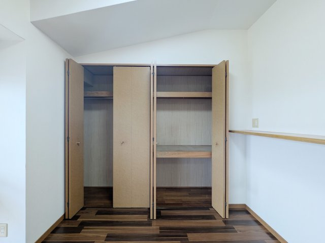 夙川グランドハイツの収納|リビングの収納です