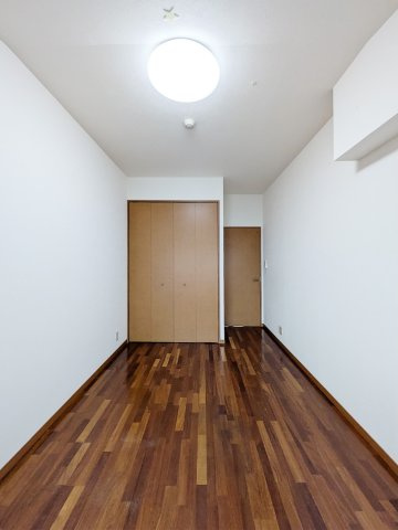 夙川グランドハイツの洋室|約7帖の洋室です
収納もございます