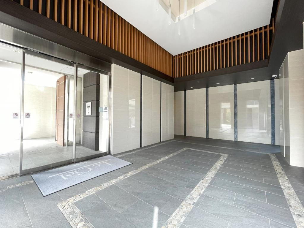 ルシエルのエントランス|宅配BOX付きで不在時の荷物の受け取りに便利です☆