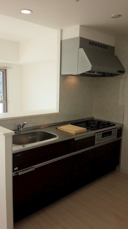 ルシエルのキッチン|3口コンロ・グリル付のシステムキッチンです♪