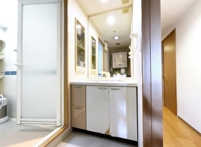 【独立洗面台】 | サーパス山科小野 | 《洗面化粧台》リフォームのご相談もまとめてお任せ下さい。予算や内装イメージなど、お客様のご希望に合わせてご提案を致します。「リフォーム費用も住宅ローンで借りたい！」などご要望をお聞かせ下さい。