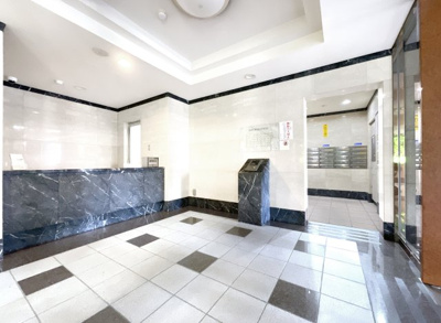 【エントランス】 | サーパス山科小野 | 【オートロック】オートロックでプライベート空間を守ります。安心という名の、毎日の扉が開きます。