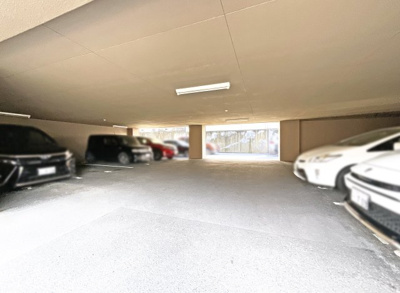 【駐車場】 | サーパス山科小野 | 【敷地内駐車場】屋根付き14000円/月　屋根なし12000円/月（駐車場等の《空き状況》や《料金》は変動の可能性あり）