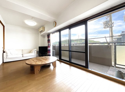 【居間・リビング】 | サーパス山科小野 | 【リビング】