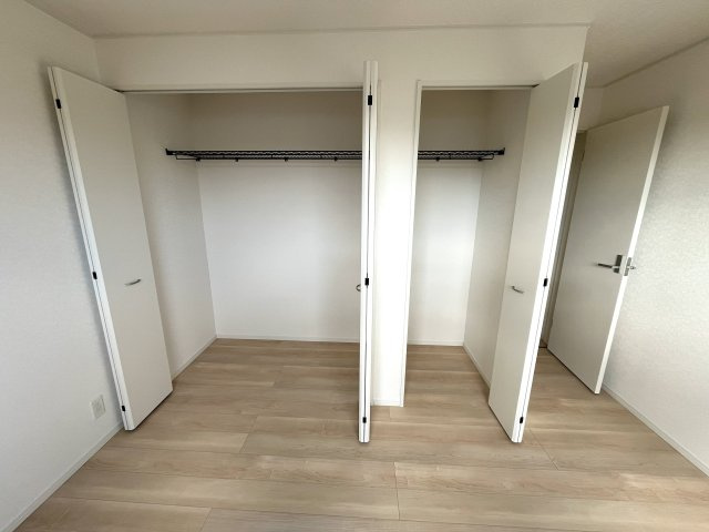 【収納】 | 仲介手数料無料！勝間小学校に通える新築戸建　防府市東三田尻　第１－３号棟　クレイドルガーデン　アーネストワン | 全室収納付き