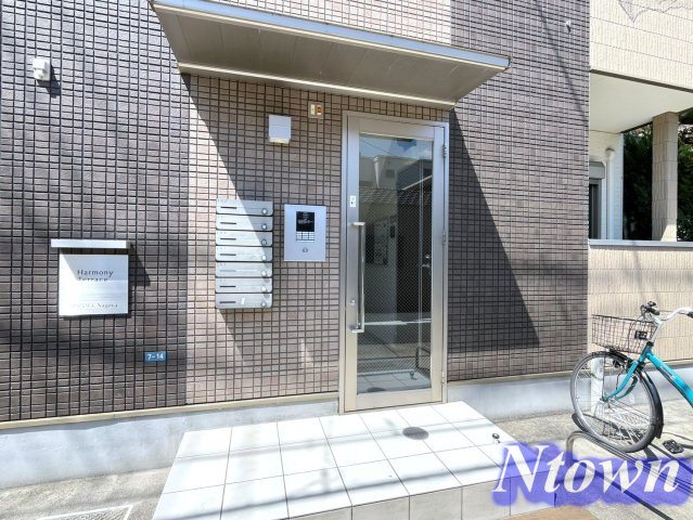 【エントランス】 | ファミリエ Nagoya | 落ち着いたエントランスです