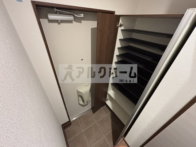 エスパース柏原の玄関