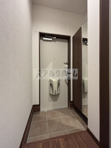 エスパース柏原の玄関