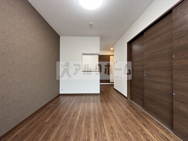 エスパース柏原の居間・リビング