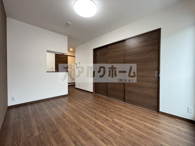 エスパース柏原の居間・リビング