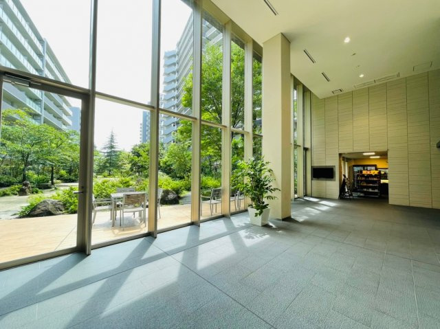 セントハート藤が丘のロビー|ガーデンラウンジ