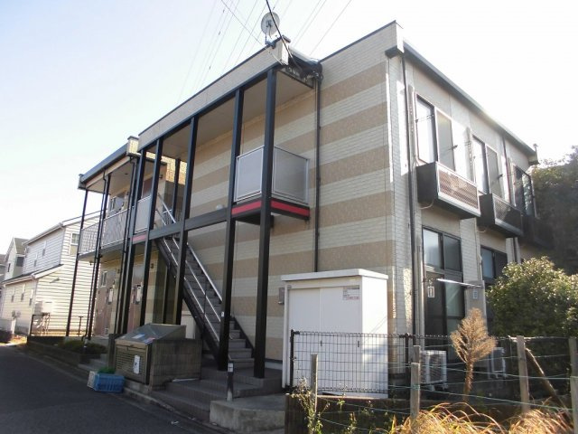 レオパレスグランドゥール蘇我の外観