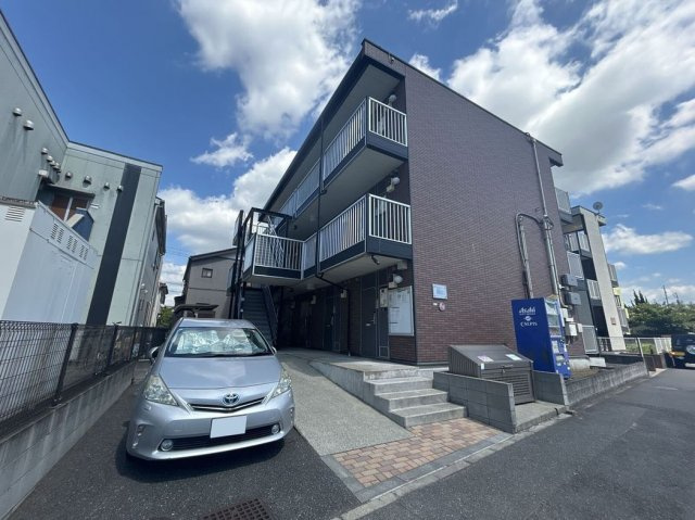 レオパレストレディア