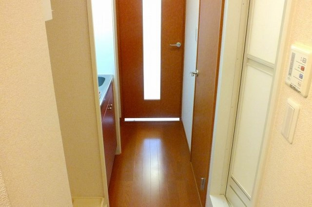 レオパレス黎の玄関