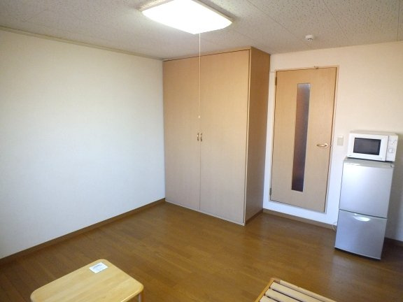 レオパレスサンライズの居間・リビング