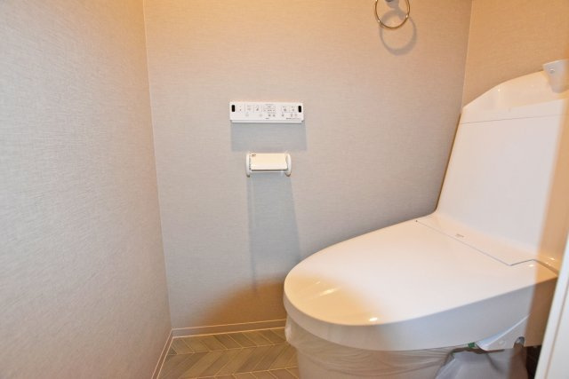 グリーンコーポ江坂第3のトイレ|快適に利用できる温水洗浄便座付きトイレです。