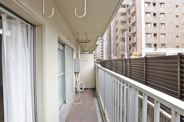 グリーンコーポ江坂第3のバルコニー|南向きバルコニーでたまにはゆっくりしてみませんか？