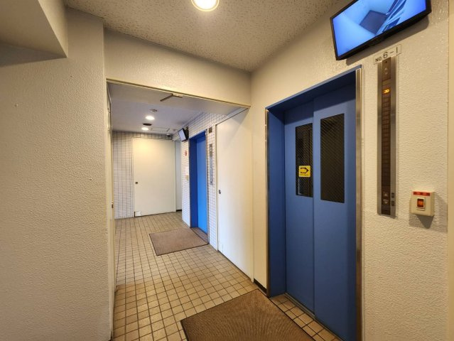 リプレ川口一番街６号棟のその他共用部分|内廊下で冬場は暖かいです