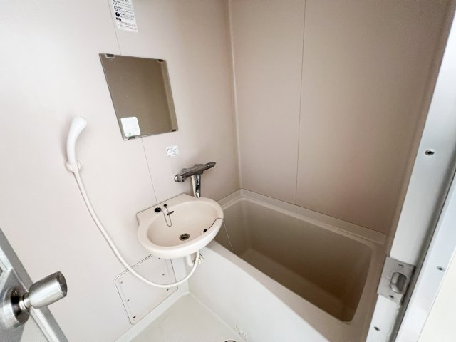 アトラクトイーエムの浴室