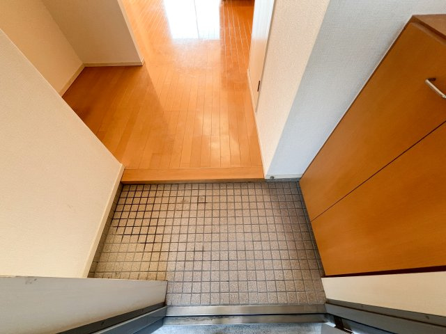 アトラクトイーエムの玄関