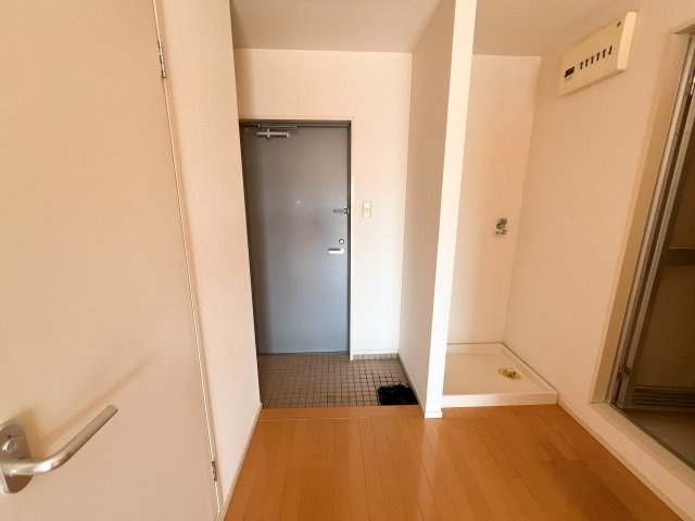 アトラクトイーエムの玄関