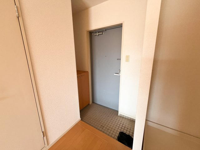 アトラクトイーエムの玄関