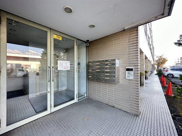 アトラクトイーエムのエントランス