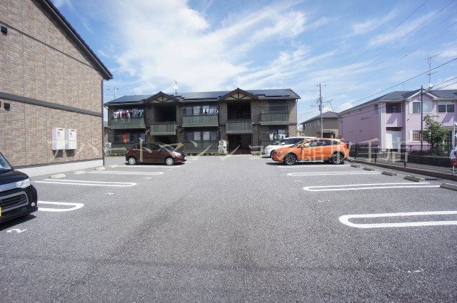 ベルソフィアAの駐車場