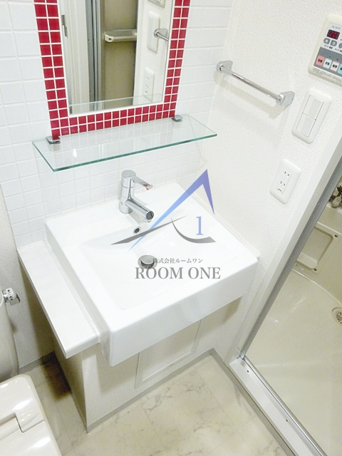 ステージグランデ田園調布アジールコートの洗面所|独立洗面台です。