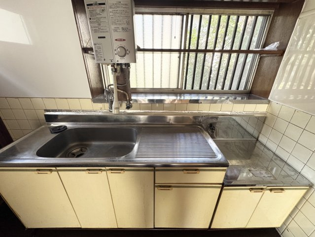 リノベしたリーズナブルな戸建♪何不自由ない立地♪宇都宮市駒生町のキッチン|キッチンです