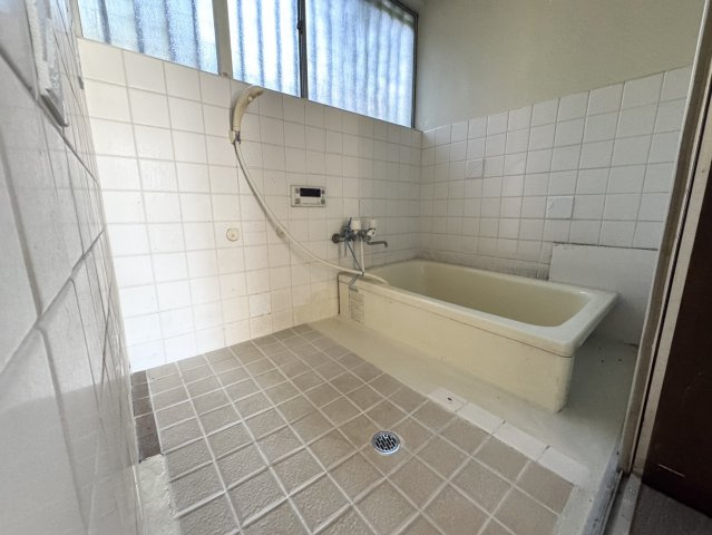 リノベしたリーズナブルな戸建♪何不自由ない立地♪宇都宮市駒生町の浴室|お風呂です