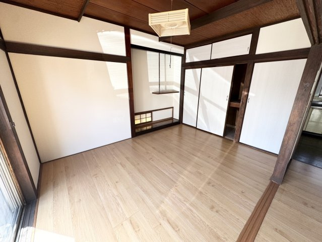 リノベしたリーズナブルな戸建♪何不自由ない立地♪宇都宮市駒生町の洋室|使い勝手のいい洋室です