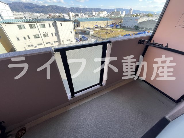 PRIMROSEのバルコニー|開放的で明るい空間を演出してくれるバルコニーです