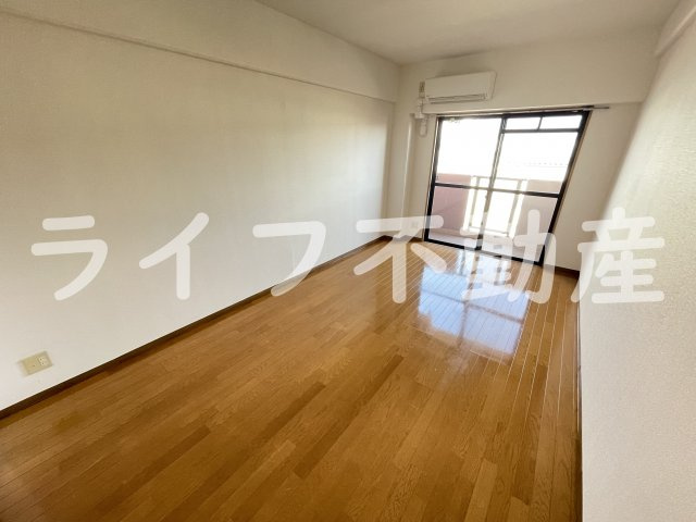 PRIMROSEの居間・リビング|こちらの居間で趣味の時間をお楽しみください