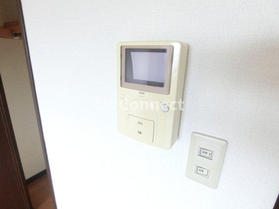 【セキュリティ】 | ツインプラザ幸 | 突然の来客時もＴＶモニターホンでしっかり確認。