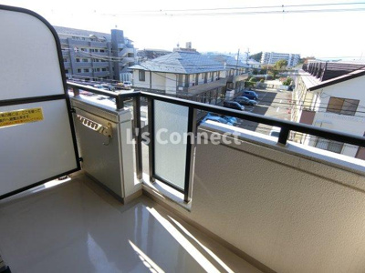 【その他共用部分】 | ツインプラザ幸 | 宅配ＢＯＸでいつでも荷物を受け取れます。