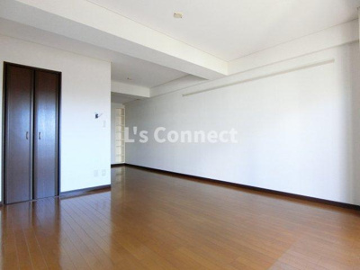 【内装】 | ツインプラザ幸 | 家具も自由に配置できる広さです。