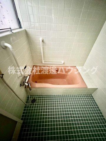 稲津町２丁目一戸建の浴室