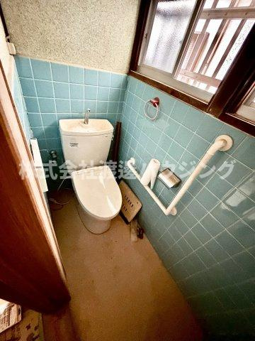 稲津町２丁目一戸建のトイレ