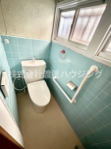 稲津町２丁目一戸建のトイレ